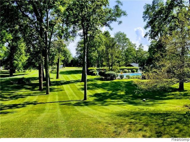 766 E Fox Hills Drive 152, Bloomfield Hills, MI 48304
