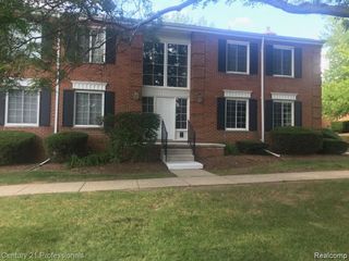 766 E Fox Hills Drive 152, Bloomfield Hills, MI 48304