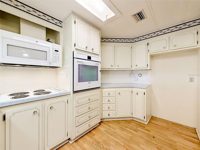 2002 SW LIVE OAK LANE, Zellwood, FL 32798