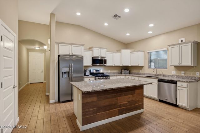 251 W Charles L McKay Street, Vail, AZ 85641