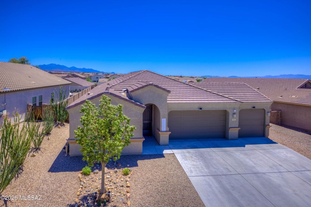251 W Charles L McKay Street, Vail, AZ 85641