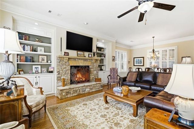 318 Lakeside Trace, Canton, GA 30115