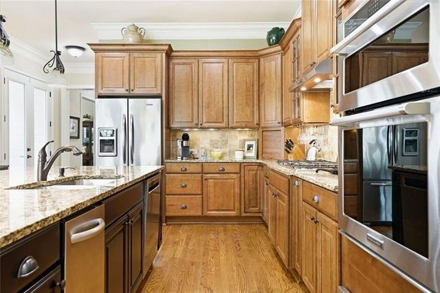 318 Lakeside Trace, Canton, GA 30115