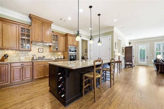 318 Lakeside Trace, Canton, GA 30115