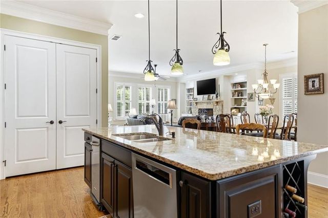 318 Lakeside Trace, Canton, GA 30115