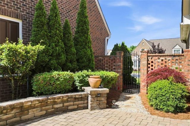 318 Lakeside Trace, Canton, GA 30115