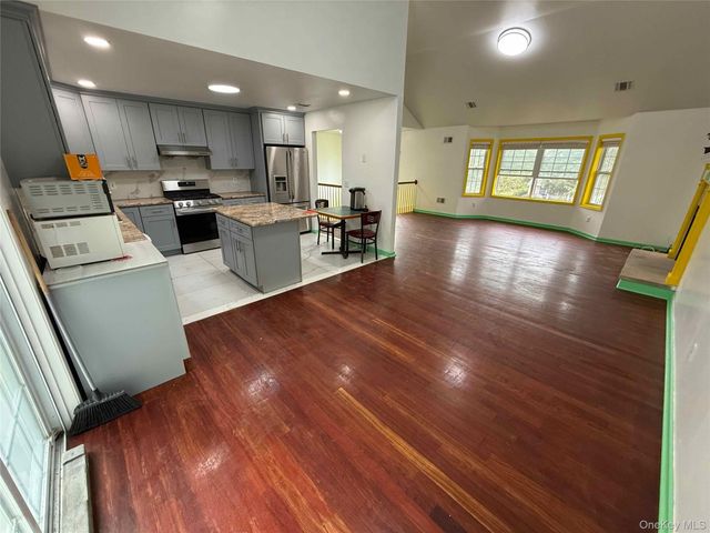 20 3rd Street, Middletown, NY 10940
