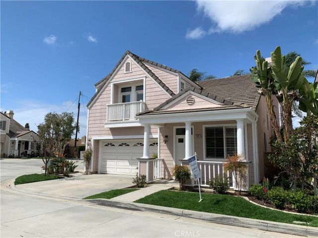 281 Mesa Drive, Costa Mesa, CA 92627
