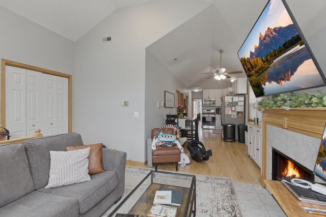 2033 W HURON Street 3, Chicago, IL 60612