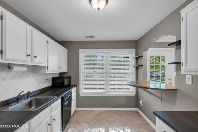 397 Brookview Court, Howell, NJ 07731