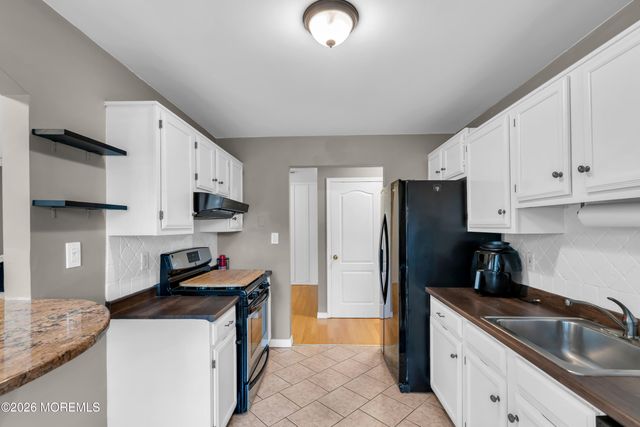 397 Brookview Court, Howell, NJ 07731