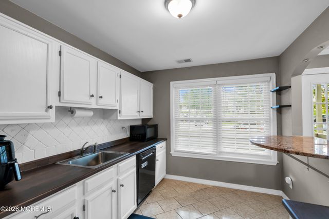 397 Brookview Court, Howell, NJ 07731