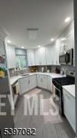 9 Picaron Place, Old Bridge, NJ 08879