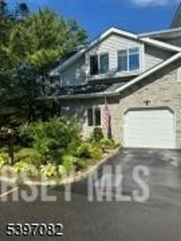 9 Picaron Place, Old Bridge, NJ 08879