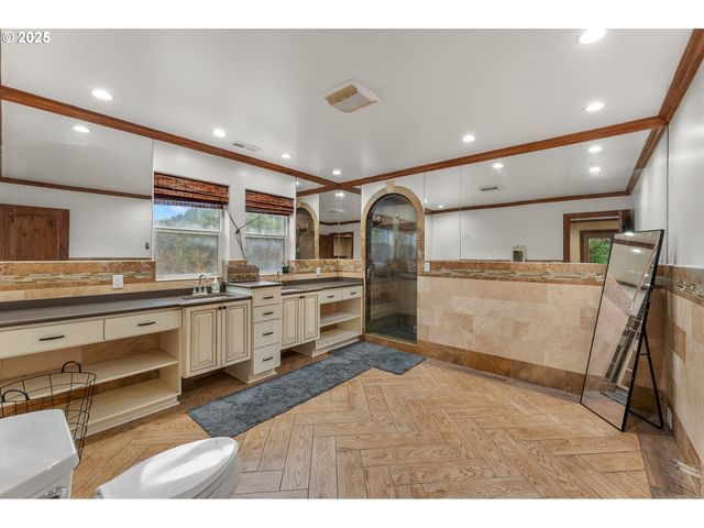 1770 N MYRTLE Rd, Myrtle Creek, OR 97457