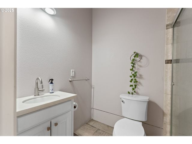 1770 N MYRTLE Rd, Myrtle Creek, OR 97457