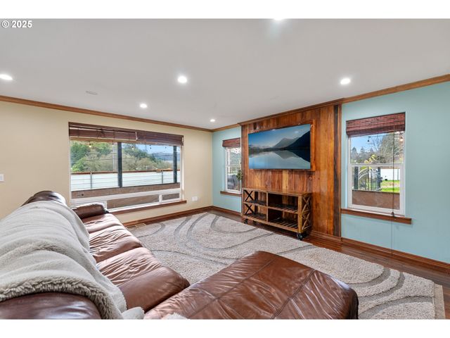 1770 N MYRTLE Rd, Myrtle Creek, OR 97457