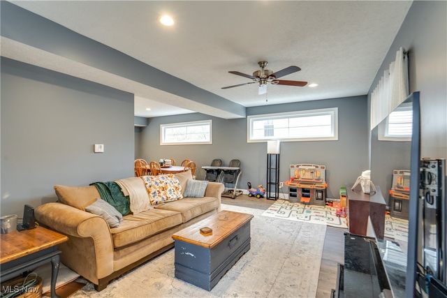 815 Sheridan Avenue, Akron, OH 44307