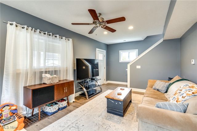 815 Sheridan Avenue, Akron, OH 44307