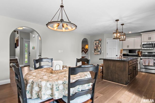 501 Northpointe Court, Chatham, IL 62629