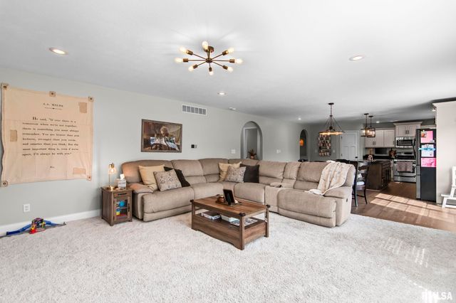 501 Northpointe Court, Chatham, IL 62629