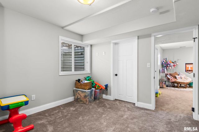 501 Northpointe Court, Chatham, IL 62629