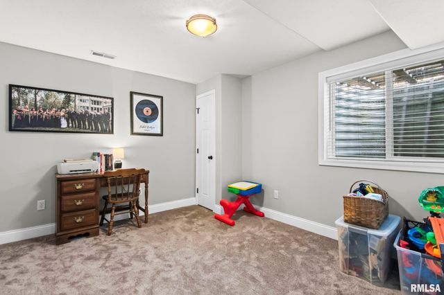 501 Northpointe Court, Chatham, IL 62629