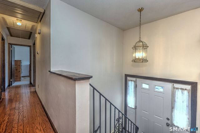 10 Hodio Drive, Ansonia, CT 06401
