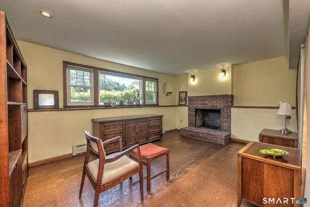 10 Hodio Drive, Ansonia, CT 06401