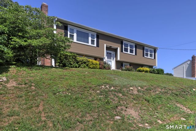 10 Hodio Drive, Ansonia, CT 06401