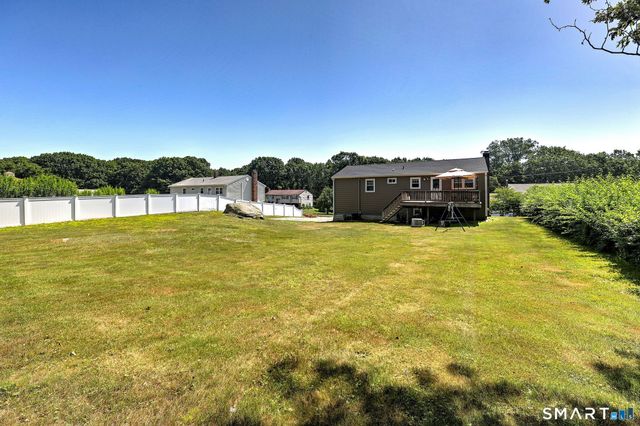 10 Hodio Drive, Ansonia, CT 06401