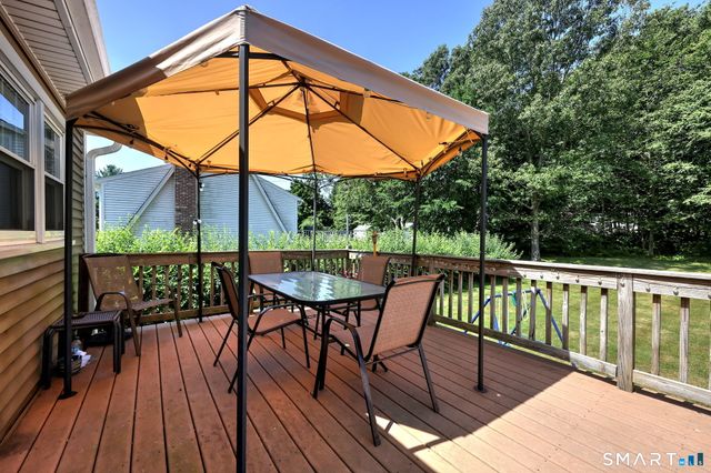 10 Hodio Drive, Ansonia, CT 06401