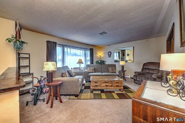 10 Hodio Drive, Ansonia, CT 06401