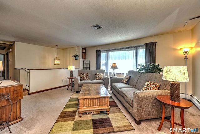 10 Hodio Drive, Ansonia, CT 06401