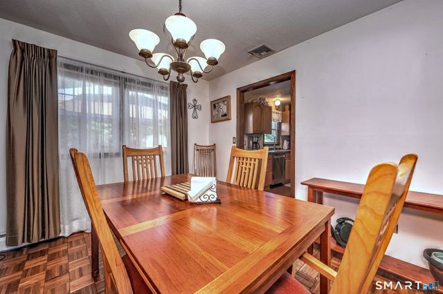 10 Hodio Drive, Ansonia, CT 06401