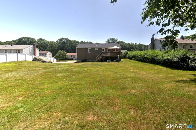 10 Hodio Drive, Ansonia, CT 06401