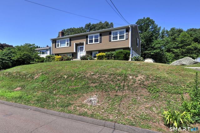 10 Hodio Drive, Ansonia, CT 06401
