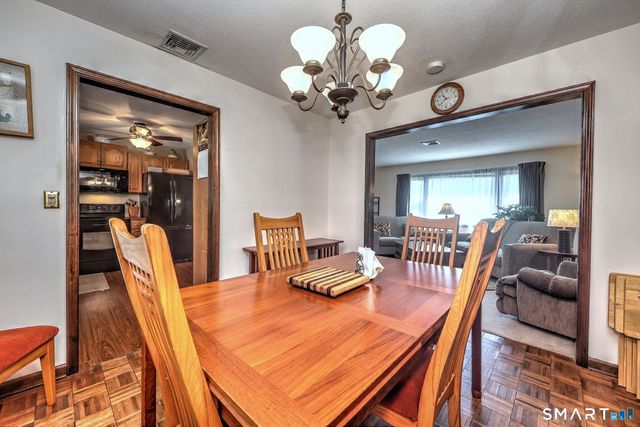 10 Hodio Drive, Ansonia, CT 06401