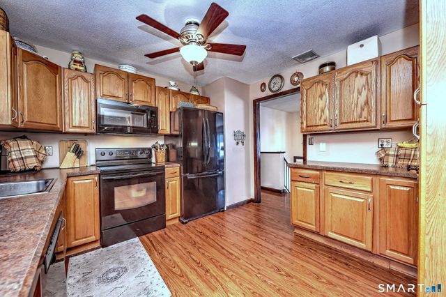 10 Hodio Drive, Ansonia, CT 06401