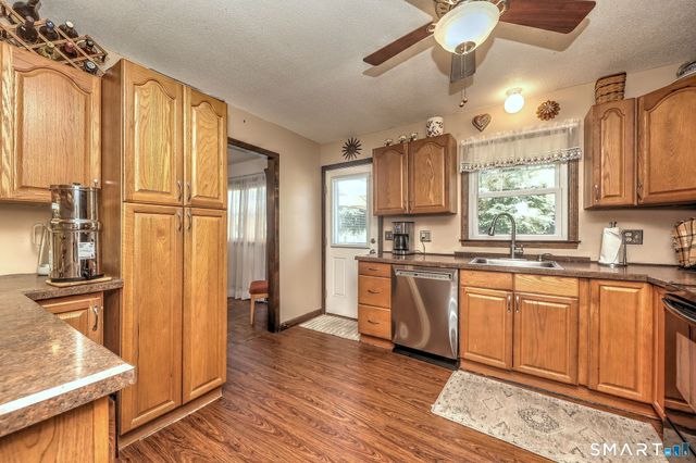 10 Hodio Drive, Ansonia, CT 06401