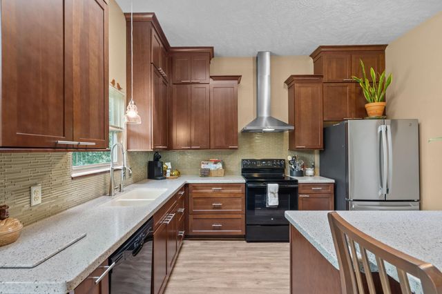 1113 S Country Club Drive, Shoreacres, TX 77571