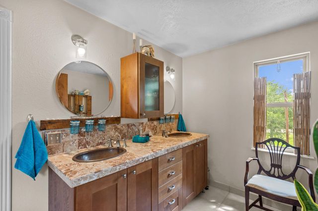 1113 S Country Club Drive, Shoreacres, TX 77571