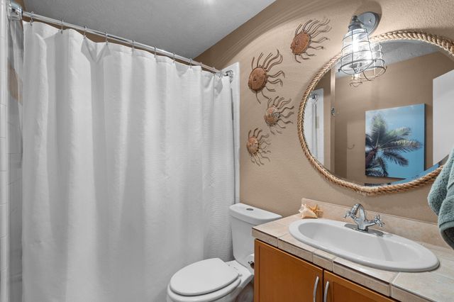 1113 S Country Club Drive, Shoreacres, TX 77571