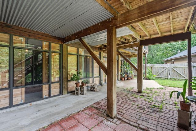 1113 S Country Club Drive, Shoreacres, TX 77571