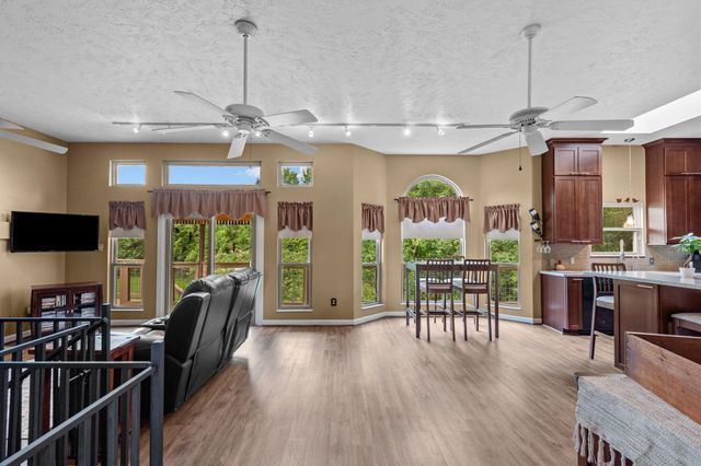 1113 S Country Club Drive, Shoreacres, TX 77571