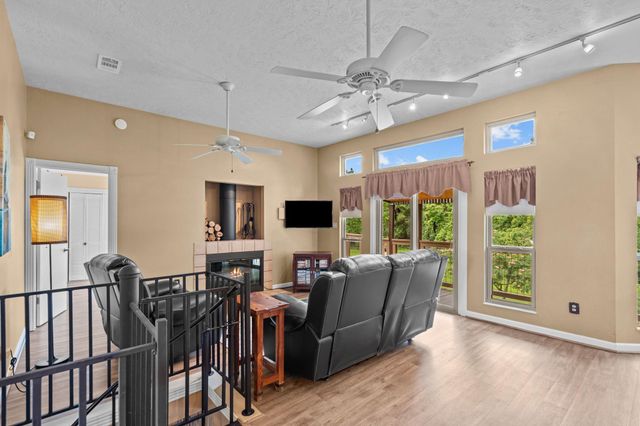 1113 S Country Club Drive, Shoreacres, TX 77571