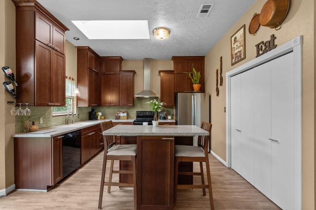 1113 S Country Club Drive, Shoreacres, TX 77571