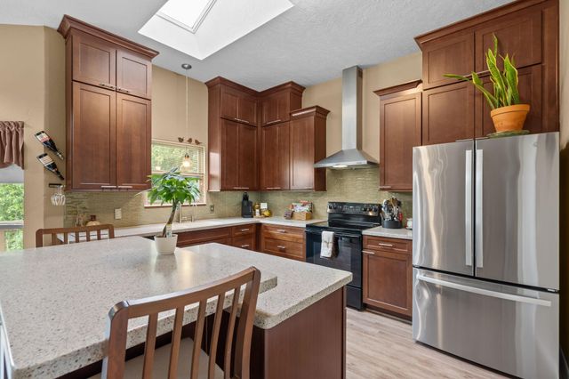 1113 S Country Club Drive, Shoreacres, TX 77571