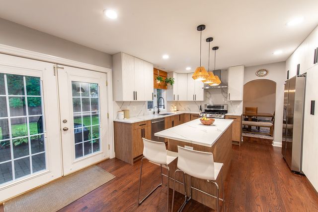 1355 Carol Lane, Deerfield, IL 60015