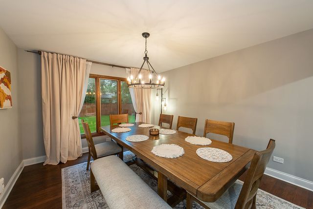 1355 Carol Lane, Deerfield, IL 60015